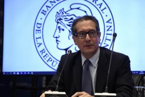 El dólar blue tocó los 188 pesos tras el ajuste al cepo