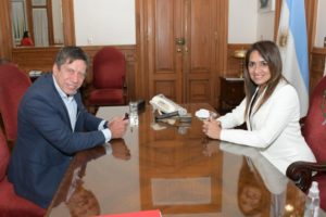 Manzur movió a todo el gabinete de Tucumán a Buenos Aires y dejó la provincia a cargo de una legisladora de Bussi