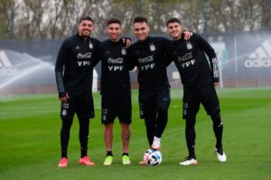 Argentina regresó, tuvo una práctica liviana y espera por algunos nombres