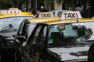 Montenegro promulgó el aumento y la tarifa de taxis subirá desde mañana