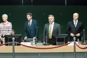 Cine Arte exhibirá hoy “A puertas cerradas” de Costa-Gavras