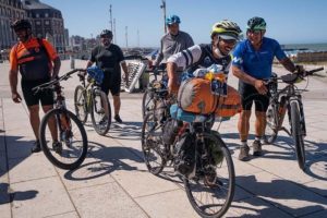 Pedaleó desde México y se reencontró con su novia en Mar del Plata