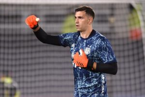 El «Dibu» blindó el arco y la hizo fácil para Messi y Cía.