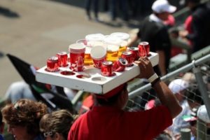 Reunión entre SIVARA y vendedores ambulantes de estadios