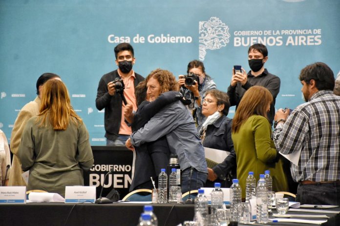 Amplían la licencia por maternidad y paternidad para estatales: cuáles son los cambios