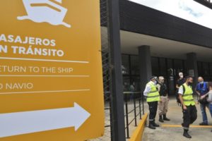 Se detectó un caso de Covid positivo en un crucero que llegó desde Africa