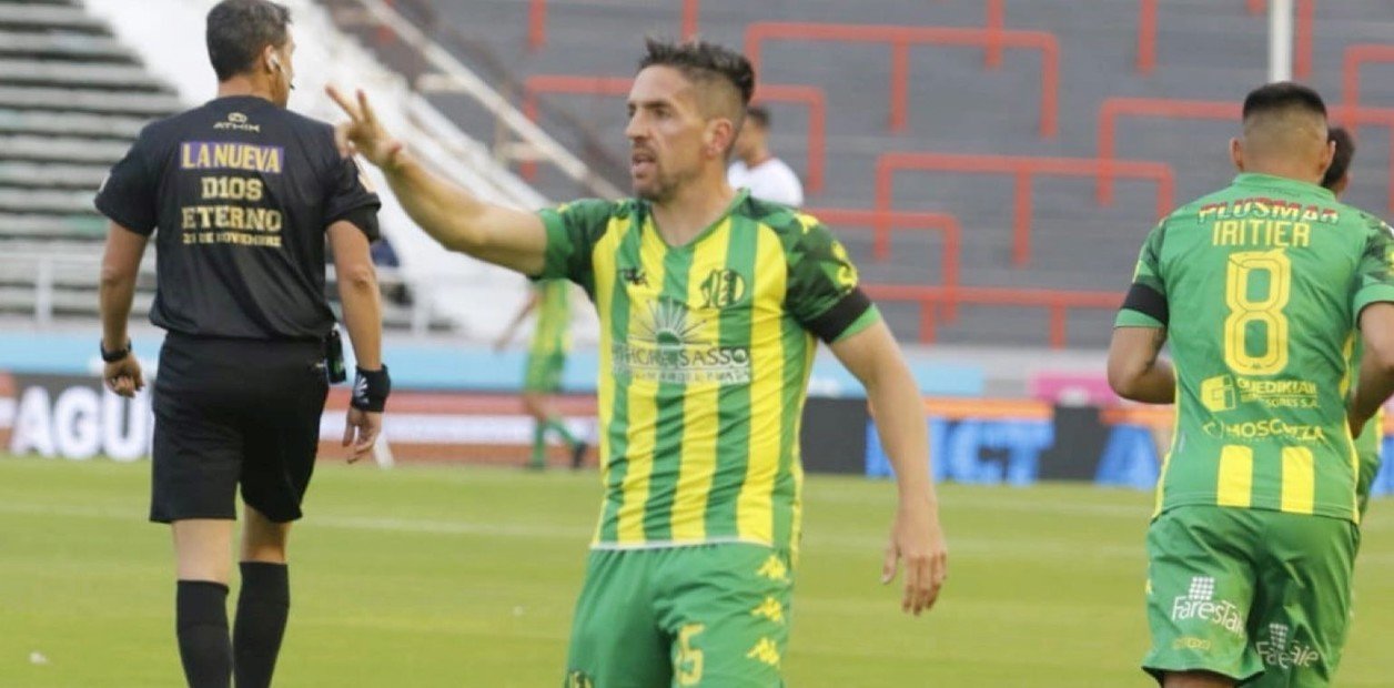 Aldosivi explotó el mal momento de San Lorenzo que terminó con 8 jugadores en cancha