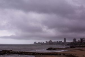 El Servicio Meteorológico alerta por fuertes ráfagas de viento y lluvia