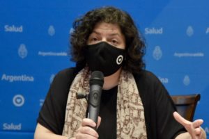 Vizzotti contradijo a Kreplak por los pases sanitarios