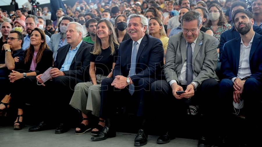 Alberto Fernández firmó 117 DNU en dos años: ¿cuántos habían rubricado sus antecesores?