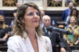 Una diputada pide explicaciones a Kreplak sobre aplicación de vacunas vencidas en Mar del Plata