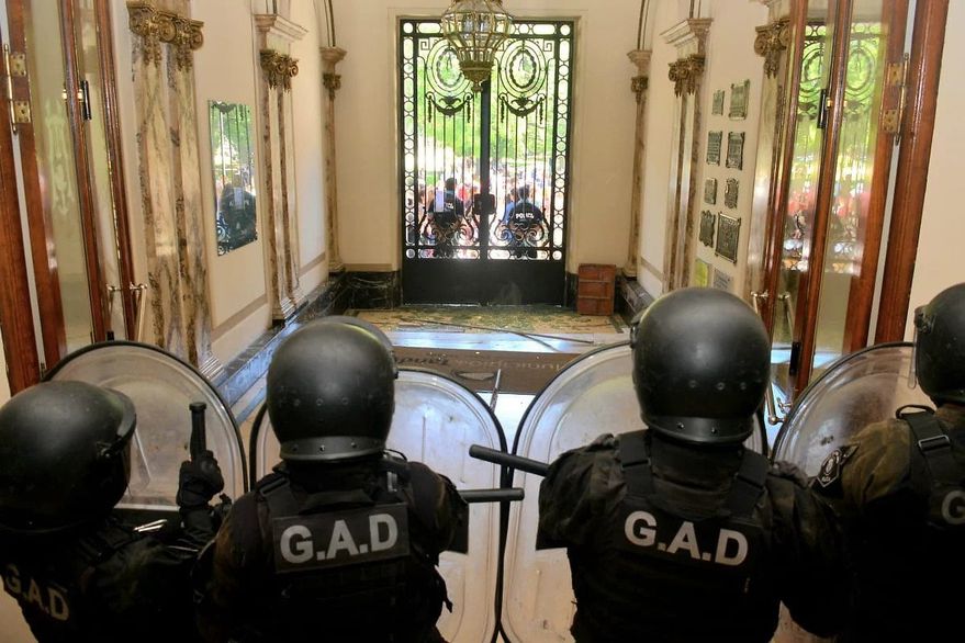 Tandil: indignación y disturbios por el caso del joven de 19 años al que un funcionario mató con su auto