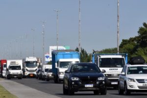 Intenso tránsito en la Autovía 2 y Ruta 11 hacia la Costa Atlántica