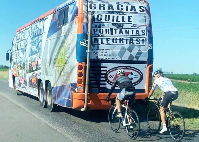 Di Palma va en bicicleta de Arrecifes a San Juan para homenajear a Guillermo Ortelli