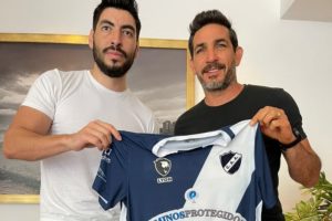 Gastón Coyette seguirá siendo el DT de Alvarado