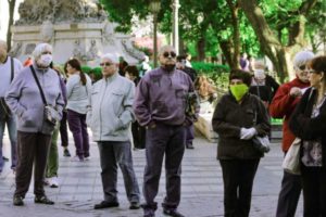 La Provincia también otorgará un bono a jubilados, pensionados y beneficiarios de planes sociales