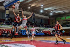 Quilmes cayó con Deportivo Viedma en el inicio de la última gira del año