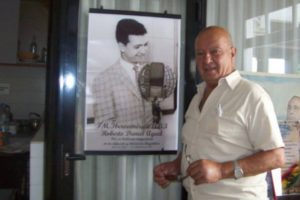 A los 82 años murió el legendario locutor Roberto Aguel