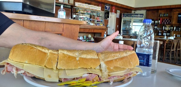 «El Cruce» de Balcarce: la historia de los famosos sándwiches y la clave secreta para sumar unas fetas fiambre