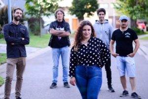 La banda local Síncronos se presenta esta noche en El Patio