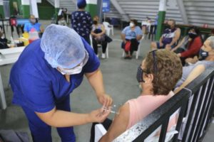 Ahora sí: Provincia anunció la vacunación libre de la tercera dosis para mayores de 60