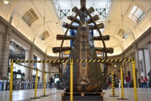 Una obra religiosa de Alejandro Marmo recorrerá las estaciones ferroviarias y llegará a Mar del Plata en enero