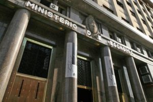 La historia circular de Argentina en la búsqueda de un plan económico