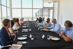 Empresarios y sindicalistas avalan la aplicación de un Pase Sanitario Laboral