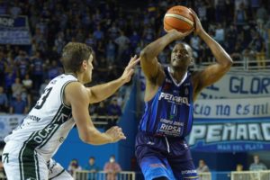 Peñarol alcanzó su décima victoria consecutiva