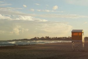 Un turista se metió al mar después de salir del boliche y murió ahogado