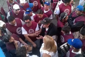 Representantes de vendedores ambulantes avanzan en la registración de trabajadores