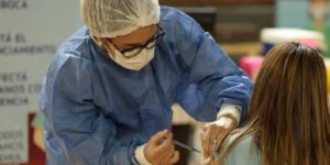 Coronavirus: Axel Kicillof confirmó la tercera dosis de la vacuna libre para mayores de 18 años