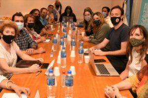 Gremios docentes bonaerenses apuestan a “paritarias cortas” con “monitoreo bimestral”