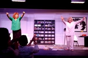 “Dos locas de remate” retrasa su función por los Estrella de Mar