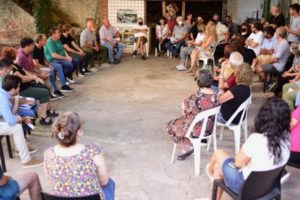 Montenegro charló con vecinos del barrio Bosque Alegre