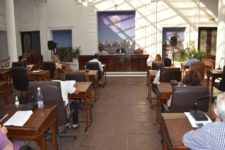 Un Municipio amenaza con sacar las concesiones a quienes le hagan juicio