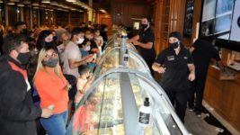 Se realizó la primera edición de «La Noche del Helado»: el dulce de leche tandilero fue el más elegido