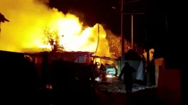 Más bombas rusas sobre residencias y hospitales de Kiev: Avance lento del convoy de la muerte