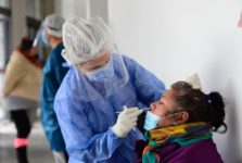 Covid: informan otras 84 muertes y 4.430 contagios