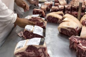 El Gobierno advierte que cortará las exportaciones de carne a quienes no cumplan con el abastecimiento interno