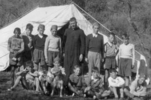 El documental de Monforte sobre el padre Varetto está disponible en CineAr Play