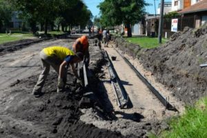 Avanzan obras de cordón cuneta y pavimentación en varios frentes de la ciudad