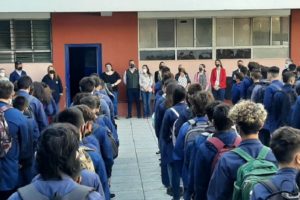 Raverta participó de la vuelta a clases en la Escuela Técnica N° 3