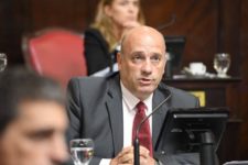 Juntos quiere prohibir por ley instalación de cajeros en salas de juego bonaerenses