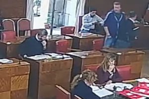 UCR y el PRO: áspera discusión y abandono del recinto; festejo K