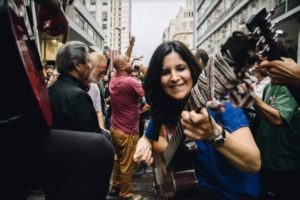 En las escuelas de la ciudad se escucha la canción “649” para conmemorar los 40 años de Malvinas