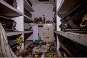 Denuncian que los Cementerios Parque y La Loma están en estado de abandono