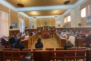 Por escaso margen se aprobó en el Concejo el aumento de las tasas municipales