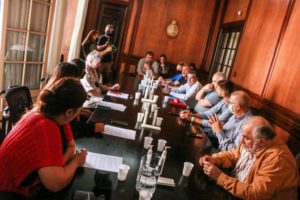 El Gobierno acordó un aumento del 10% para los trabajadores estatales