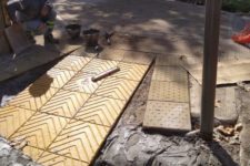 Construyen rampas y reparan veredas de escuelas con baldosas podo sensibles en Tandil